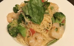 暑い夏の時期に美味しい！～自家栽培バジルを使ったフルーツトマトと海老の冷製パスタ