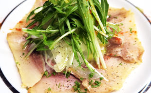 【冬季限定の冷燻料理】寒ブリの燻製カルパッチョ〜辛口の白ワインやジャパニーズウイスキーのハイボールと相性◎