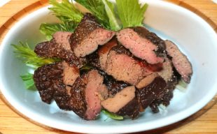【自家製スモーク料理】濃厚な旨味が美味しい！国産若鶏のレバーの燻製おつまみ