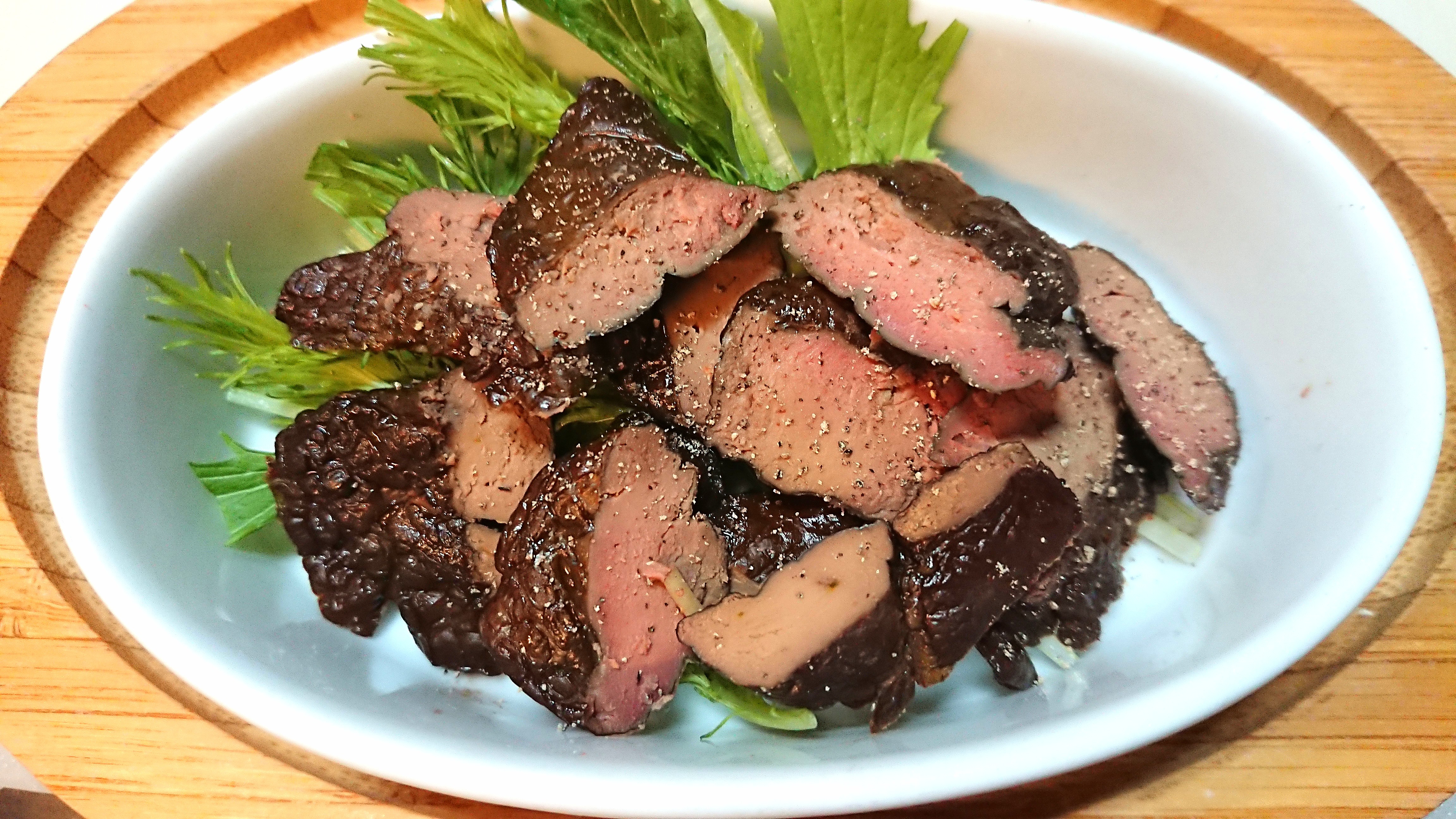 自家製スモーク料理】濃厚な旨味が美味しい！国産若鶏のレバーの燻製