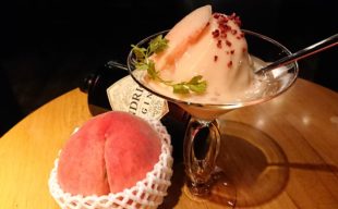 【夏季限定】液体窒素を使用した『桃とヨーグルトのジェラート風カクテル』
