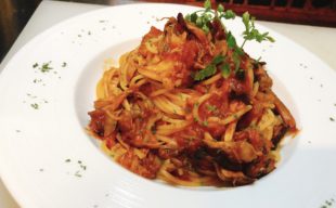 【秋のおすすめパスタ】燻製キノコとツナのボスカイオーロ