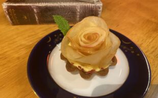 【土日祝限定スイーツ】薔薇香るアップルローズタルト