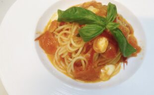 【新レギュラーメニュー】フレッシュトマトのパスタ・マルゲリータ 【新レギュラーメニュー】フレッシュトマトのパスタ・マルゲリータ