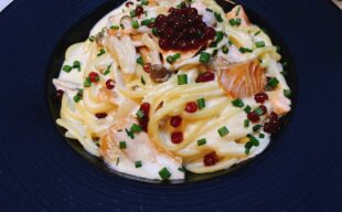 【秋限定】スモークサーモンと自家製いくらの和風クリームパスタ