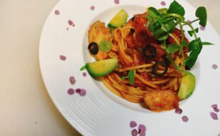 【春限定料理】鰆のスモークと春野菜のプッタネスカ
