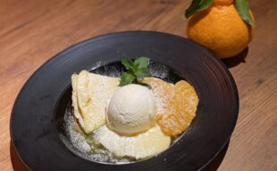 【季節のデザート】デコポンの冷製クレープ・シュゼット～バニラアイス添え～